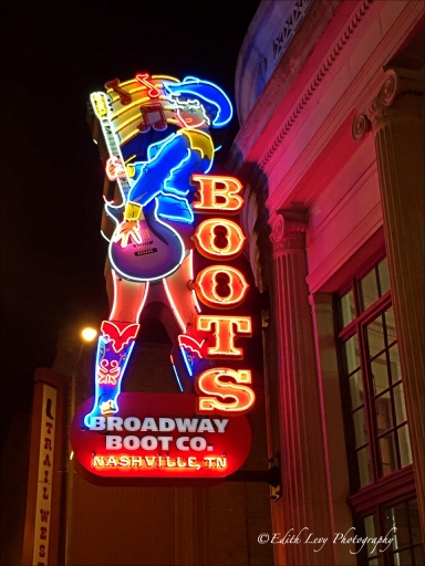 Nashville, boots, neon, neon lights, iPhone, iphoneography, neon sign
